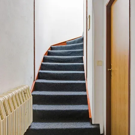 Lavish Near Area In Holiday home *