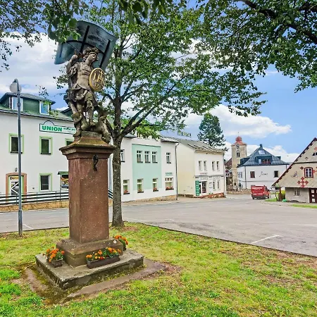 Lavish Near Area In * Cerny Dul