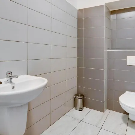 Lavish Near Area In Holiday home *